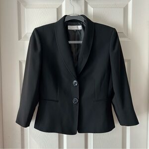 Tahari Arthur S Levine Black Blazer